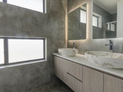 76 Contour Road, Austral