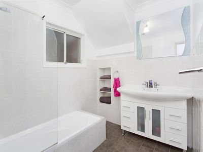 73 Thirroul Road, Kanahooka
