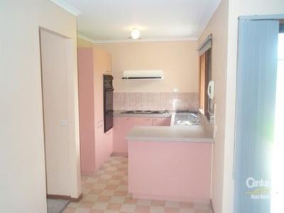 1 / 26 Beckington Crescent, Hampton Park