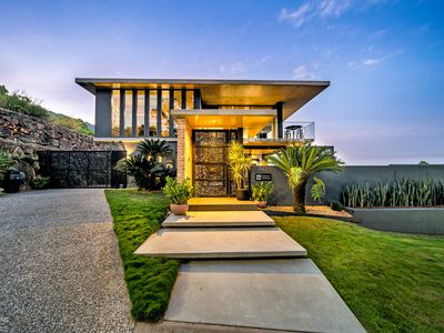 22 Akame Avenue, Caravonica