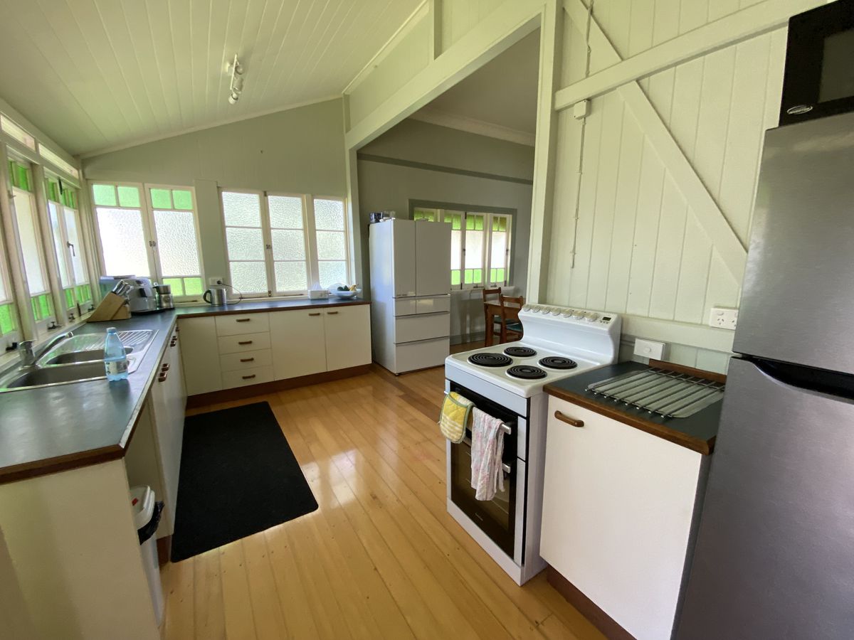 138 Pinnacle Pocket Road, East Barron
