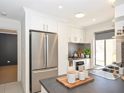 28 / 23 Bakana Loop, Landsdale