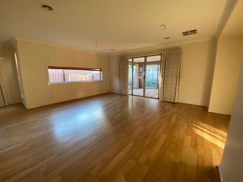 112 Tenterfield Drive, Burnside Heights