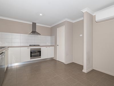 3 / 4 Balfour Road, Swan View