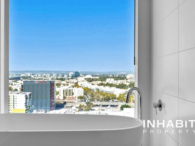 2004 / 105 Stirling Street, Perth