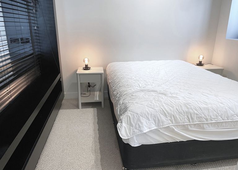 1606 / 12 Claremont Street, South Yarra