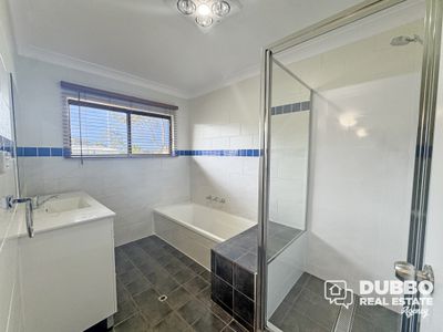 1 Newcombe Court, Dubbo