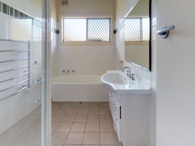 24 Caroline Street, Dubbo