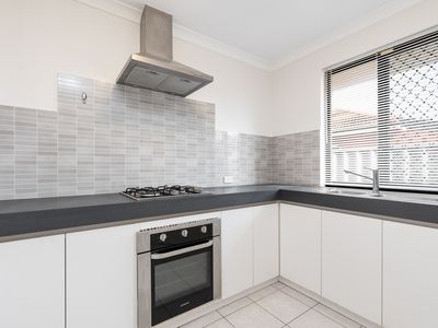 1/31 Holder Street, St James