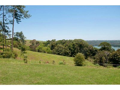 280 Western Avenue, Montville