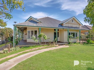 8 Waugh Street, Charlton