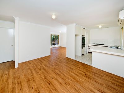 2 / 76 Dover Road, Scarborough
