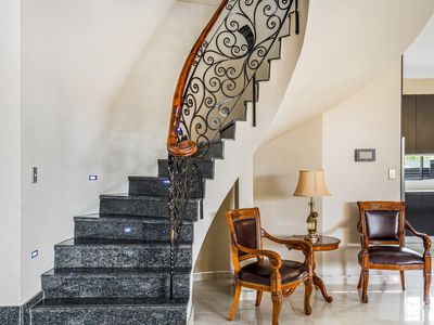 40 Oxford Street, Smithfield