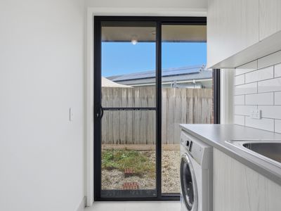 12 Axton Close, George Town