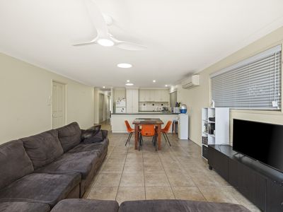 2 / 402 Alderley Street, Kearneys Spring