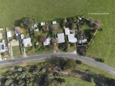 17 Simmonds Creek Road, Tawonga South
