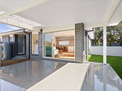 1 / 8 Minnibah Circuit, Forster