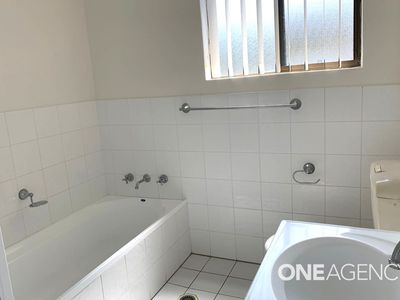 2 / 7 Windle Street, Lake Illawarra