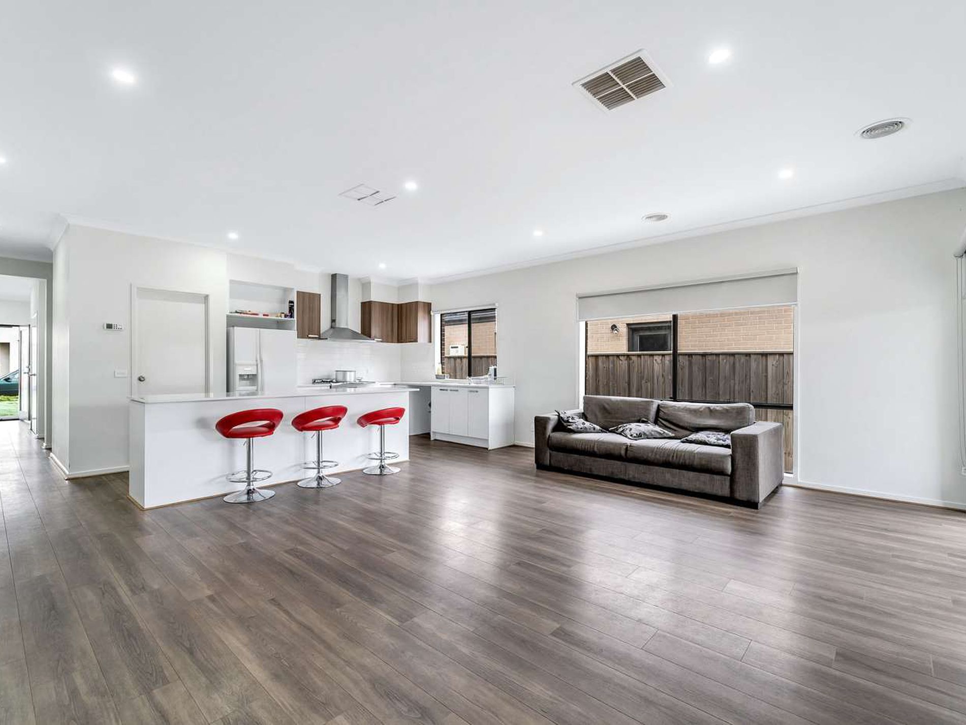 17 mathoura avenue werribee super key real estate