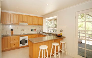 15 Paul Grove, Beaconsfield Upper