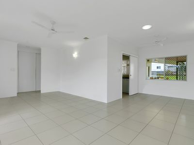64B Harley Street, Kamerunga