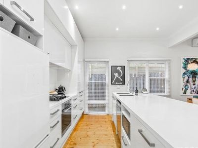 17 Lenore Crescent, Williamstown