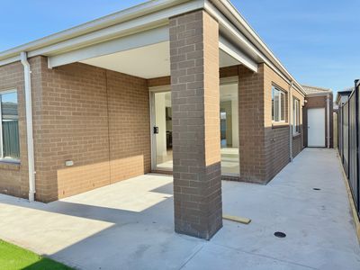 18 Ardisia Way, Manor Lakes