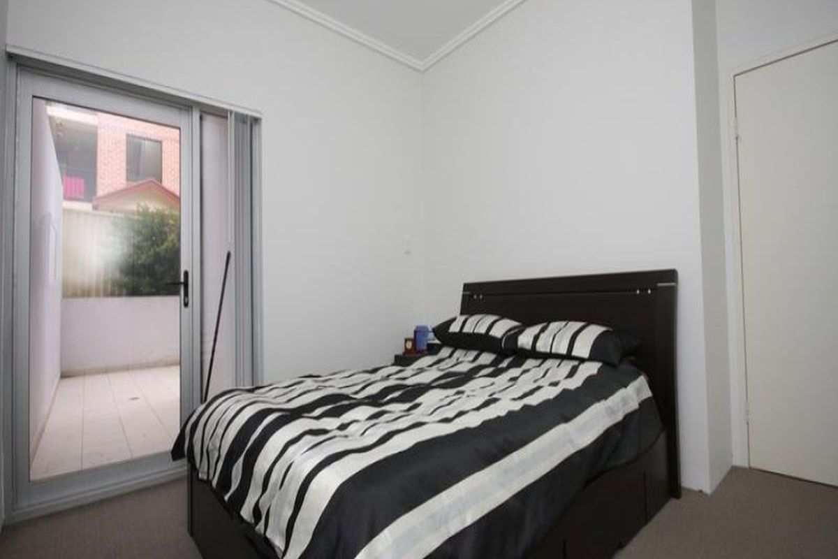 28 Marlborough Road, Homebush West