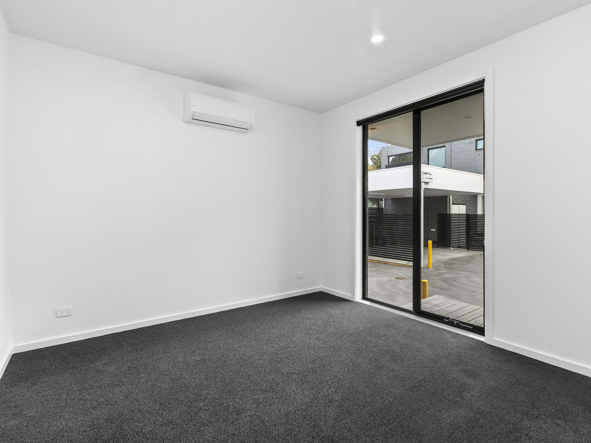 4 / 252 Queen Street, Altona