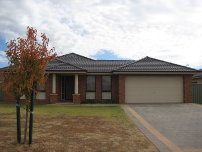 7 Hawkesbury Place, Dubbo