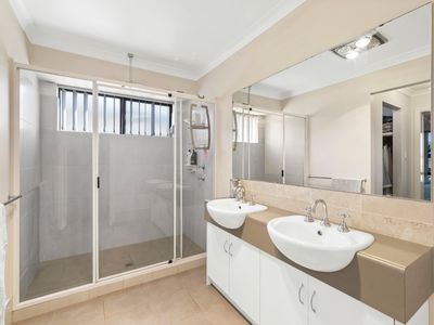 8 Riseberry Way, Somerville