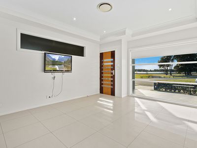 2 / 57 Reddall Parade, Lake Illawarra
