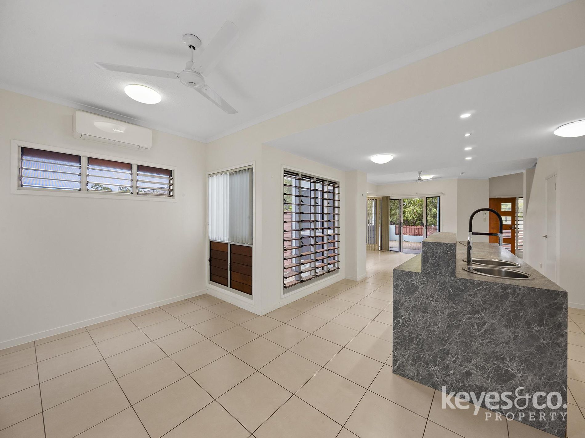 213 Riverside Boulevard, Douglas