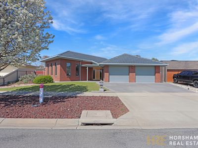 15 Fisher Square, Horsham