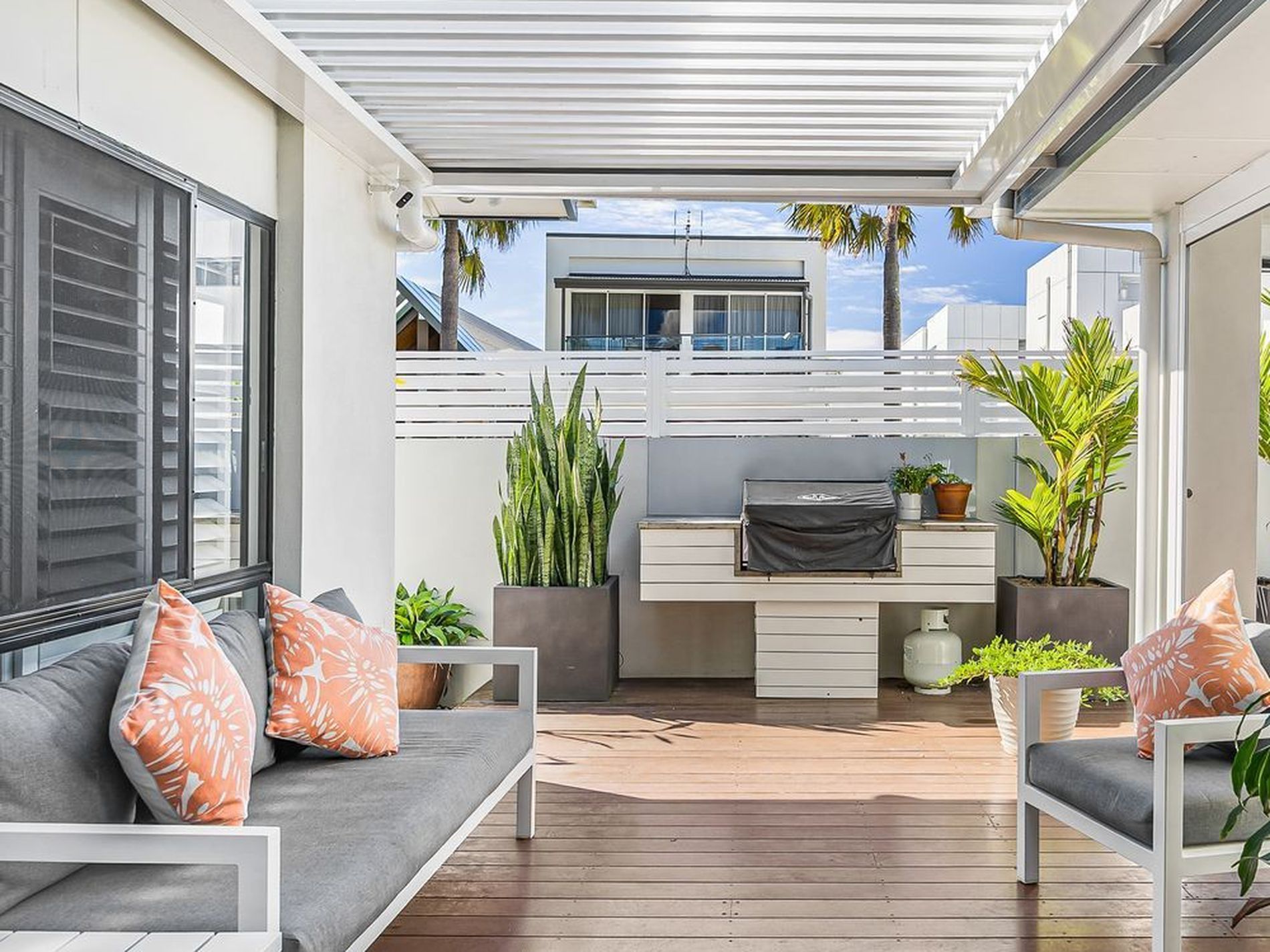 6 Melos Place, Parrearra