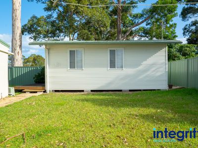 16 King George Street, Erowal Bay