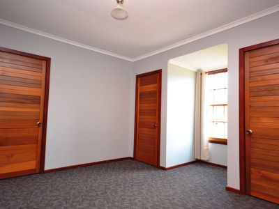 79 Lakeside Avenue , Mount Beauty