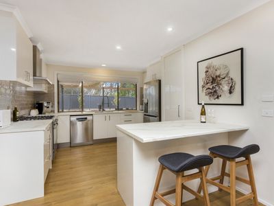 6 Wattle Drive, Heathcote