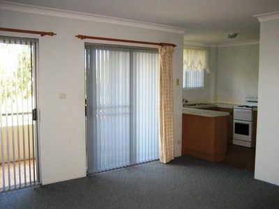 12 / 6 Blackbutt Way, Barrack Heights