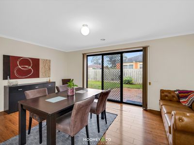 8 Stephellen Way, Cranbourne West