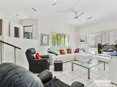 94 Howes Road, Farnborough