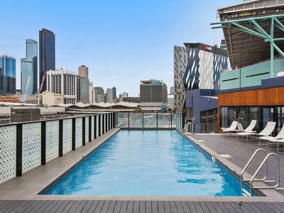 1902 / 675 La Trobe Street, Docklands