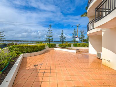 10/452 Marine Parade, Biggera Waters