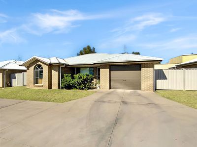 1A Brooke Street, Forbes