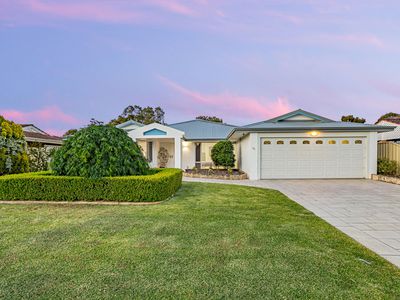 31 Simmonds Parade, Winthrop