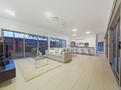 24 Barrington Crescent, Wakerley