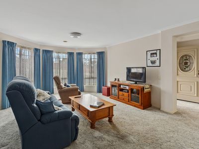 7 DOYLE CRESCENT, Seymour