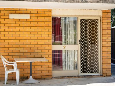 2 / 525 Cowper Street, Albury