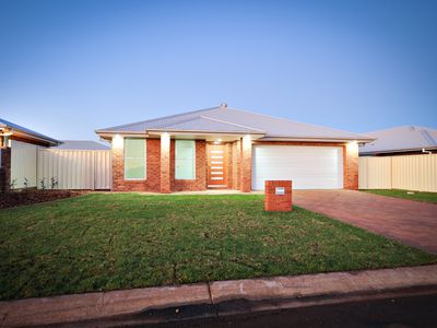 46 PAGE AVENUE, Dubbo