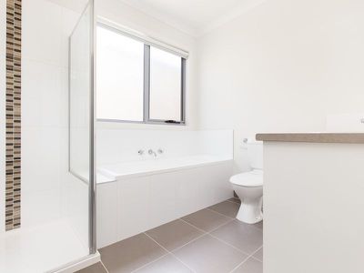 2 / 49 Hope Way, Tarneit
